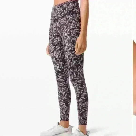 Lululemon Fast and Free Tight II 25" *Non-Reflective Nulux - Picture 6 of 8